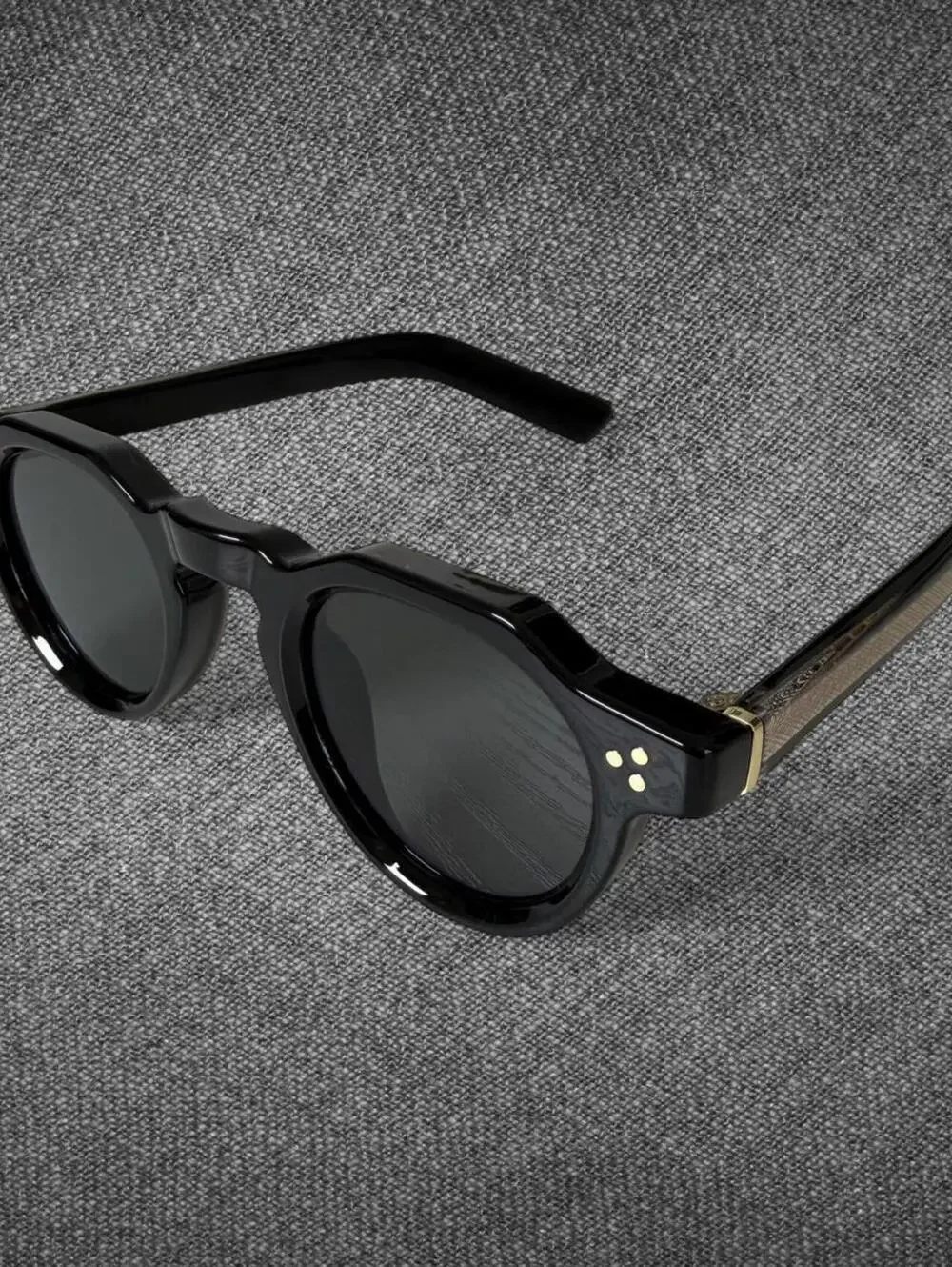 Black Round Sunglasses Gold Rivet Retro Style - Unbranded